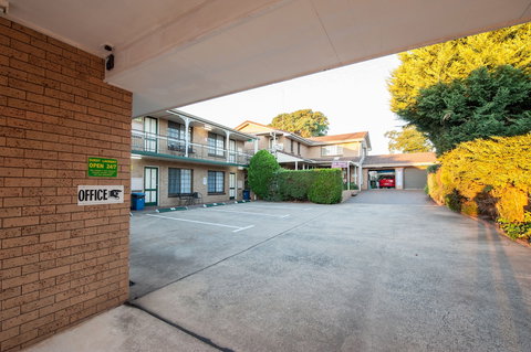 Jacaranda Place Motor Inn - Foster Accommodation 1