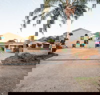 Jacaranda Place Motor Inn - Foster Accommodation