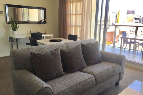Adelaide DressCircle Apartments North Terrace - Foster Accommodation 5