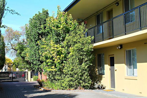 Adelaide DressCircle Apartments Childers Street - Foster Accommodation 4