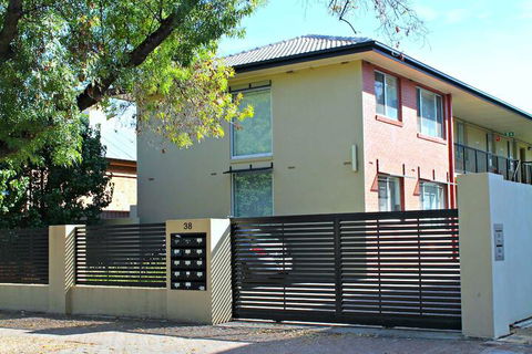 Adelaide DressCircle Apartments Childers Street - Foster Accommodation 1