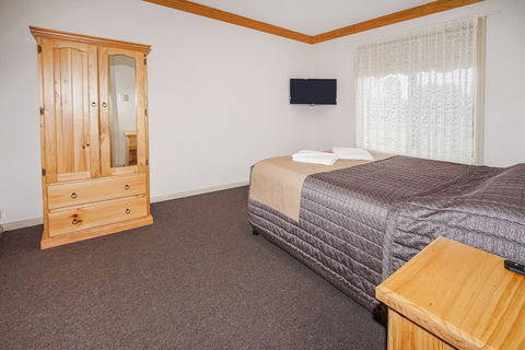 Black Gold Motel - Foster Accommodation 3