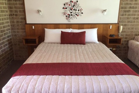 Idlewilde Town & Country Motor Inn - Foster Accommodation 7
