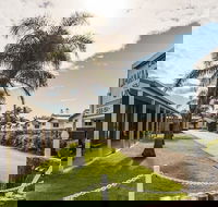 Lakes Jakaranda Holiday Units