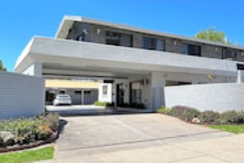 Albury Garden Court Motel - Foster Accommodation 0