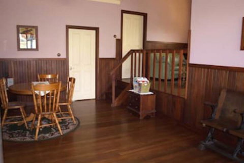 Pemberton Old Picture Theatre Holiday Apartments - Foster Accommodation 7