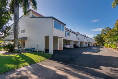 Noosa Parade Holiday Inn - Foster Accommodation 5
