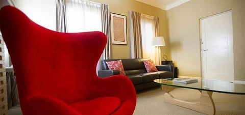 Globe Apartments - Foster Accommodation 4