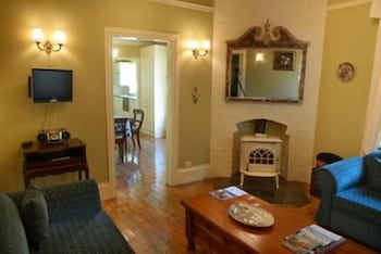 Leura Lady - Foster Accommodation 1