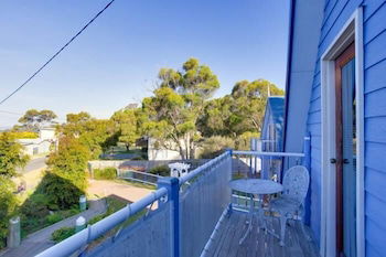 Beaches 'n' Greens - Foster Accommodation 3