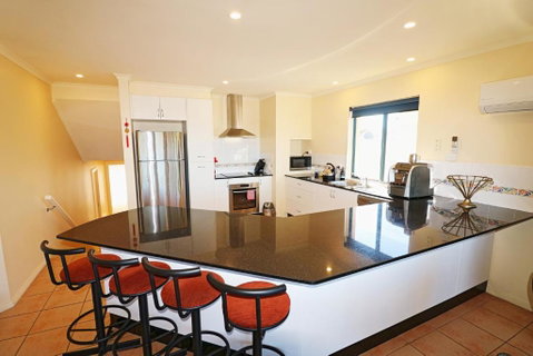 Ocean Breakers - Foster Accommodation 2
