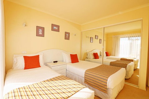 Ocean Breakers - Foster Accommodation 0