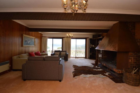 Top Deck - Foster Accommodation 5