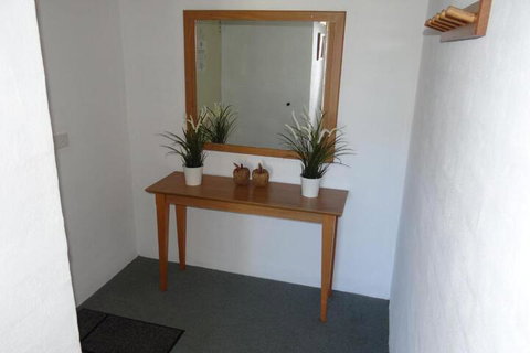 Kirwan Apartments 9 - Foster Accommodation 6