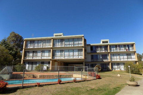 Kirwan Apartments 9 - Foster Accommodation 2