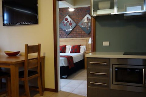 Glenelg Gateway Apartments - Foster Accommodation 0
