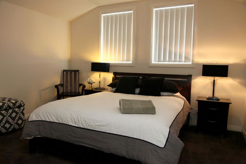 Apartments On The Park - Foster Accommodation 5