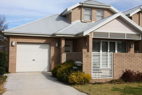 Apartments On The Park - Foster Accommodation 0