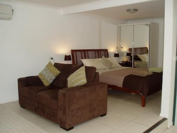 Hillcrest Guest House Cooktown - Foster Accommodation 6