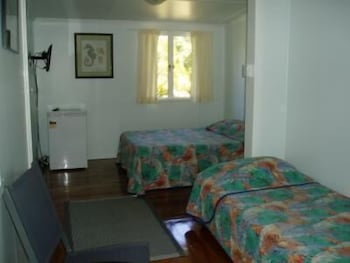 Hillcrest Guest House Cooktown - Foster Accommodation 1