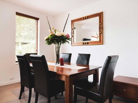 Elevation Apartments - Foster Accommodation 2