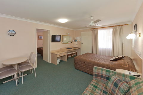 Abraham Lincoln Motel - Foster Accommodation 1