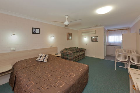 Abraham Lincoln Motel - Foster Accommodation 3