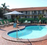Aquarius Resort Holiday Apartments - Foster Accommodation