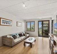 McAuleys Beach House - Foster Accommodation