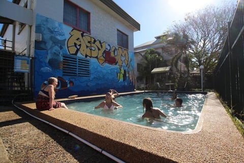 Asylum Cairns Hostel - Foster Accommodation 4