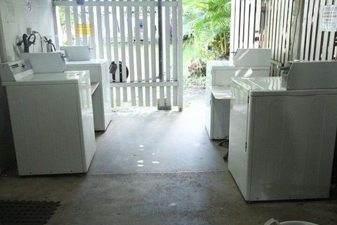 Asylum Cairns Hostel - Foster Accommodation 7