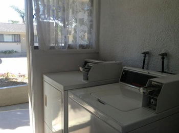 Hanging Rock Family Motel - Foster Accommodation 4