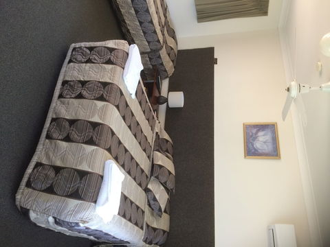 Hanging Rock Family Motel - Foster Accommodation 6