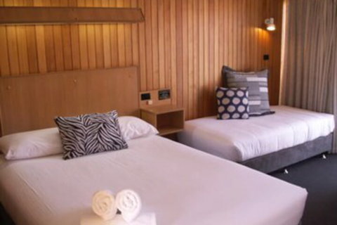 Court Street Motel - Foster Accommodation 0