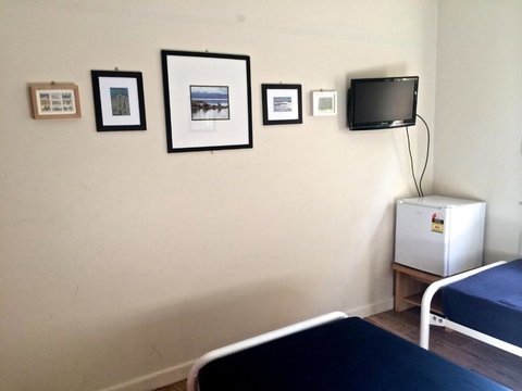 Guesthouse 83 - Foster Accommodation 3