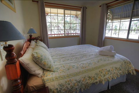 Accommodation Creek Cottages - Foster Accommodation 7