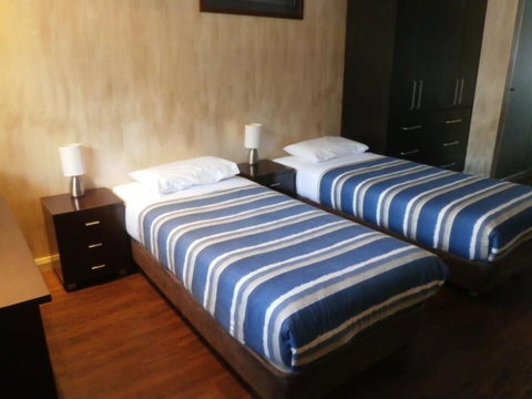 Siesta Villa - Foster Accommodation 1