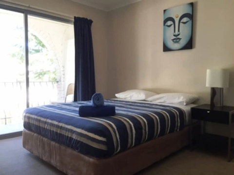 Siesta Villa - Foster Accommodation 5