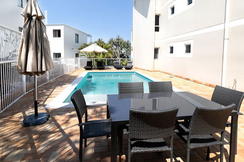 Aqua Promenade Beachfront Apartments - Foster Accommodation 2