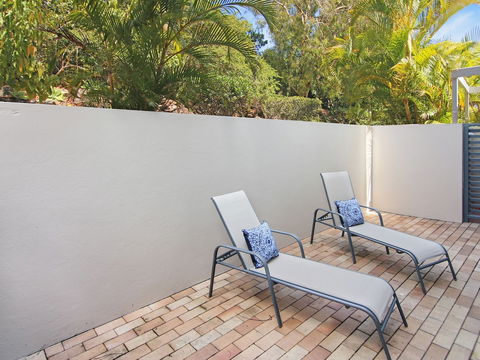 Aqua Promenade Beachfront Apartments - Foster Accommodation 0