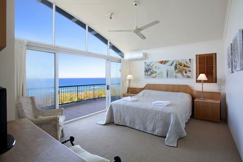 Aqua Promenade Beachfront Apartments - Foster Accommodation 6
