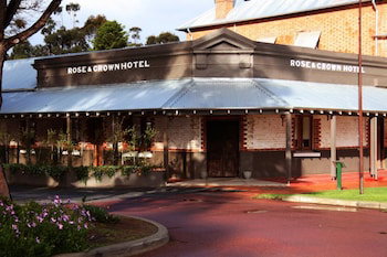 Rose & Crown Hotel - Foster Accommodation 5