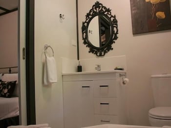 Tudor Cottages Mt Dandenong - Foster Accommodation 3