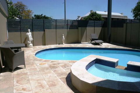 Noah's Mid City Motor Inn - Foster Accommodation 3