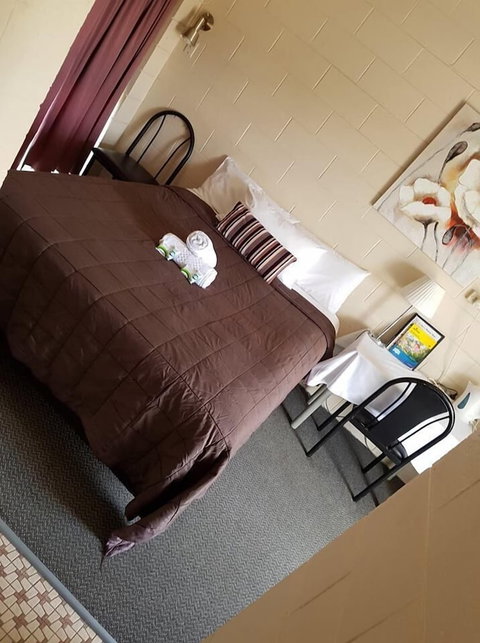 Windsor Hotel Dalby - Foster Accommodation 2