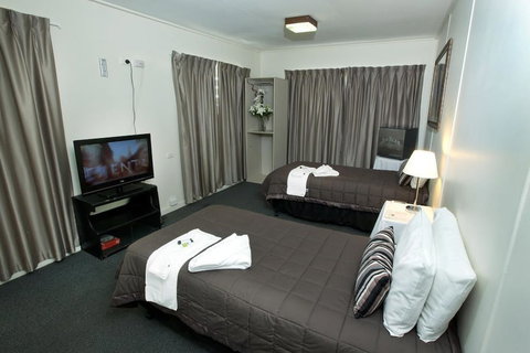Windsor Hotel Dalby - Foster Accommodation 5