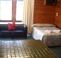 Aaroona Holiday Resort - Foster Accommodation