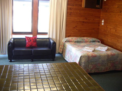Aaroona Holiday Resort - Foster Accommodation 0