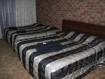 Woomargama Village Hotel Motel - Foster Accommodation 3