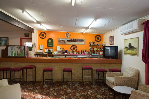 Artesian Motor Inn - Foster Accommodation 4